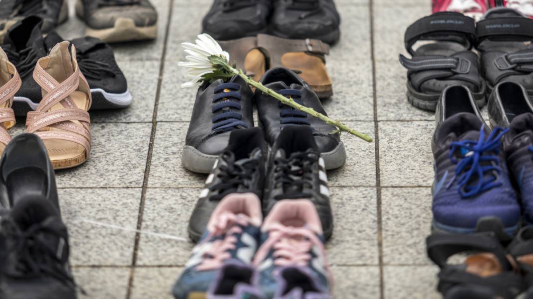 Güney Kore'de Filistin'e destek eylemi: Yüzlerce ayakkabı yere bırakıldı 3